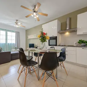 Azure Haven - And Penthouse By Shortletsmalta Appartement Gzira